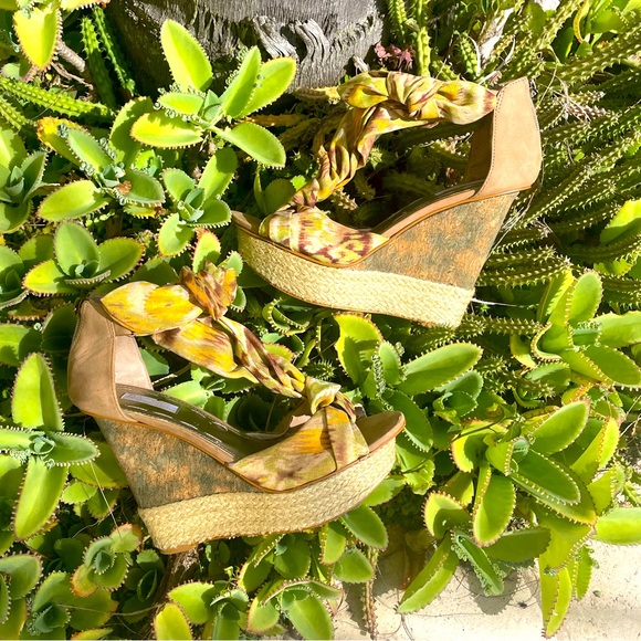 Rachel Roy wedge shoes Size~8M - Picture 2 of 4